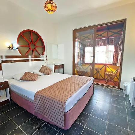 Hotel Zehra Tatil Koeyue 4*