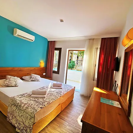 ホテル Zehra Tatil Koeyue 4*