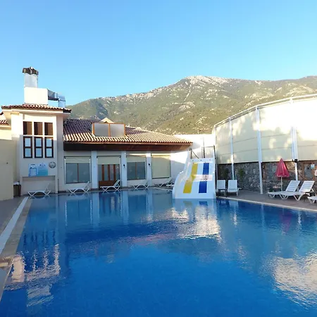 ホテル Zehra Tatil Koeyue 4*